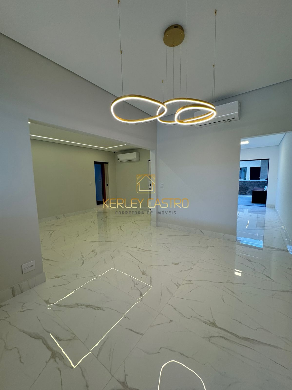 VENDO CASA DE ALTO PADÃO NO BAIRRO SANTA RITA 